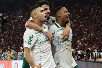 Palmeiras goleia Fla em pleno Maracanã e amplia vantagem na liderança do Brasileiro