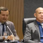 Vereadores Gesmar e Sargento Santos solicitam reforço na sinalização no Bairro Santa Luzia
