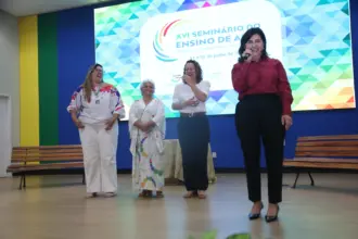 Professores de Arte da rede estadual participam de seminário