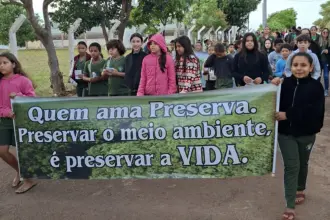 Caminhada Ecológica reúne estudantes e comunidade em Santa Rita do Novo Destino