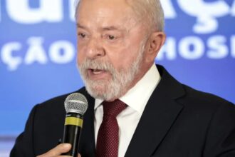 A pedido de Lula, ministro da Defesa irá à Venezuela na próxima semana