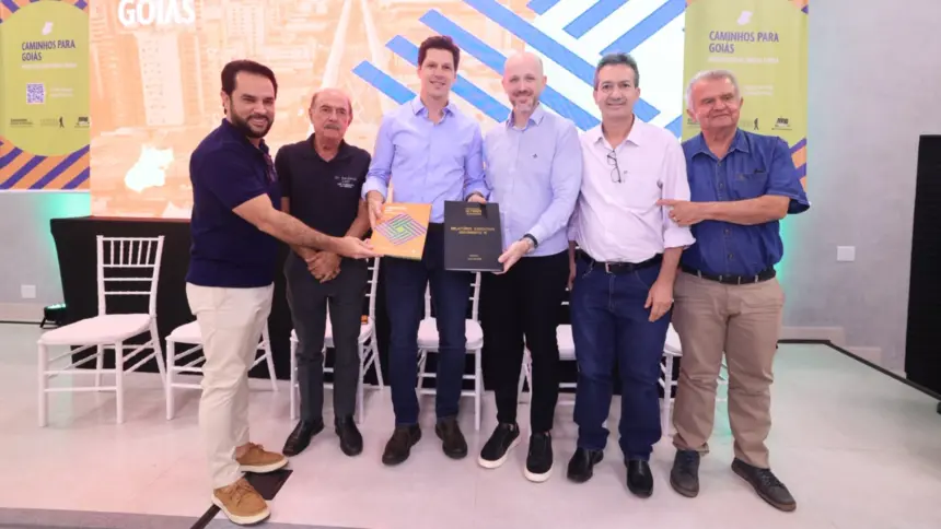 Daniel Vilela recebe estudo da Fundação Ulysses Guimarães para construção de plano de governo Daniel Vilela recebe estudo da Fundação Ulysses Guimarães para construção de plano de governo
