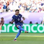 De pênalti, França vence retranca do Paraguai e se classifica na Copa