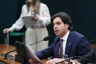 Comissão da Câmara dos Deputados aprova inclusão de cadernos e lápis em programa de material didático