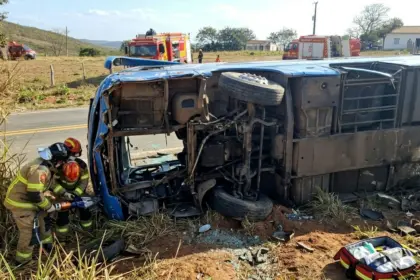 Acidente grave na GO-010 deixa cinco mortos e mobiliza equipes de resgate