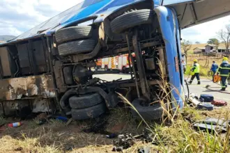 Acidente grave na GO-110 em Luziânia resulta em oito mortes