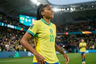 Barcelona contrata Kerolin por valor recorde no futebol feminino brasileiro