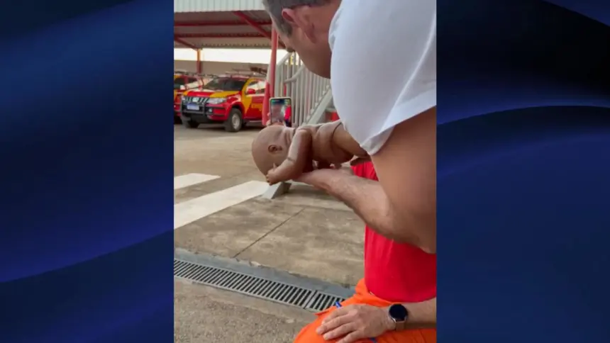 Bombeiros orientam mãe por videochamada durante engasgamento de bebê em Goianésia