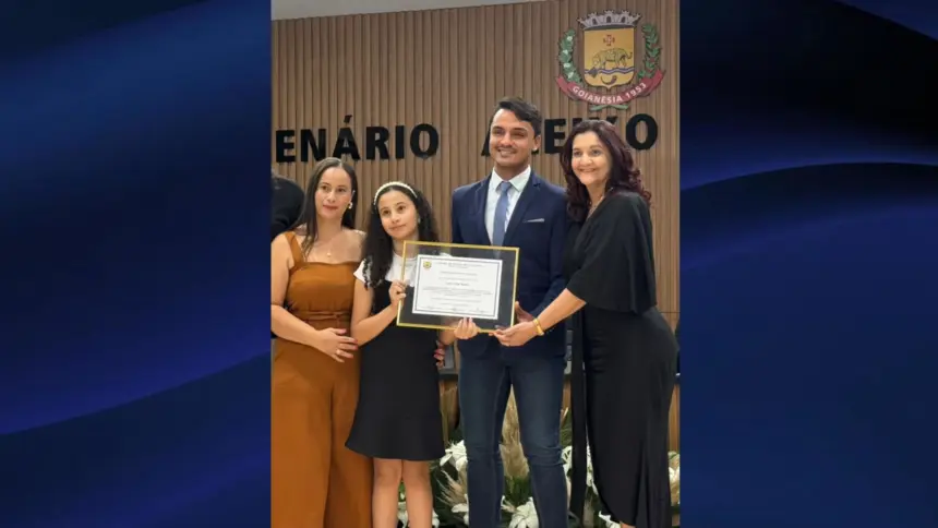 Câmara de Goianésia homenageia 33 alunos com a Comenda do Mérito Estudantil