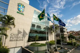 CBF implementa novas regras para aumentar tempo de bola rolando no futebol