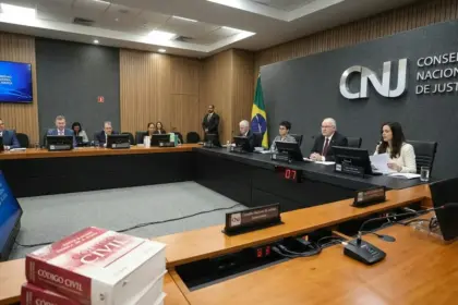 CNJ determina afastamento de Gabriela Hardt por dois anos