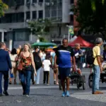 Crescimento populacional brasileiro desacelera e atinge 0,37% em 2026