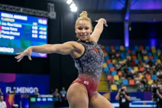 Flávia Saraiva brilha e conquista ouro duplo no Campeonato Brasileiro de Ginástica