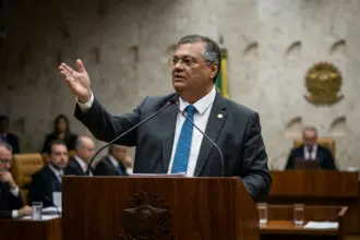 Flávio Dino barra emendas de dirigentes partidários sem mandato e amplia controle orçamentário