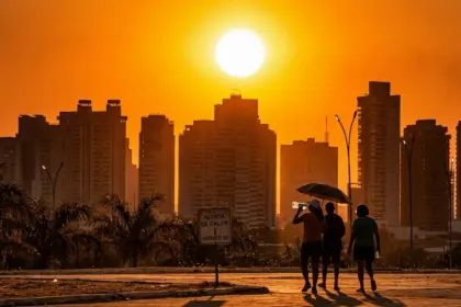 Goiás enfrenta alerta de calor extremo com temperaturas próximas aos 40 graus