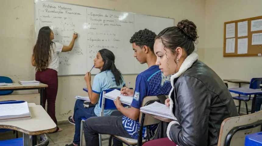 Ideb registra maior evolução da educação básica brasileira em duas décadas Ideb registra maior evolução da educação básica brasileira em duas décadas