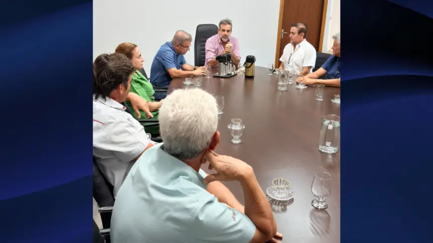 “Não tenho compromisso com o erro”, afirma Renato de Castro após ouvir população e supermercadistas e decidir: “abre quem quiser e fecha quem quiser” “Não tenho compromisso com o erro”, afirma Renato de Castro após ouvir população e supermercadistas e decidir: “abre quem quiser e fecha quem quiser”