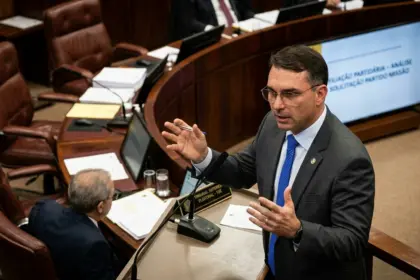Partido Missão solicita ao TSE investigação sobre filiação indevida de Flávio Bolsonaro