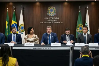 Polícia mira rede de indução ao suicídio de jovens e Ministério da Justiça apura falhas em redes