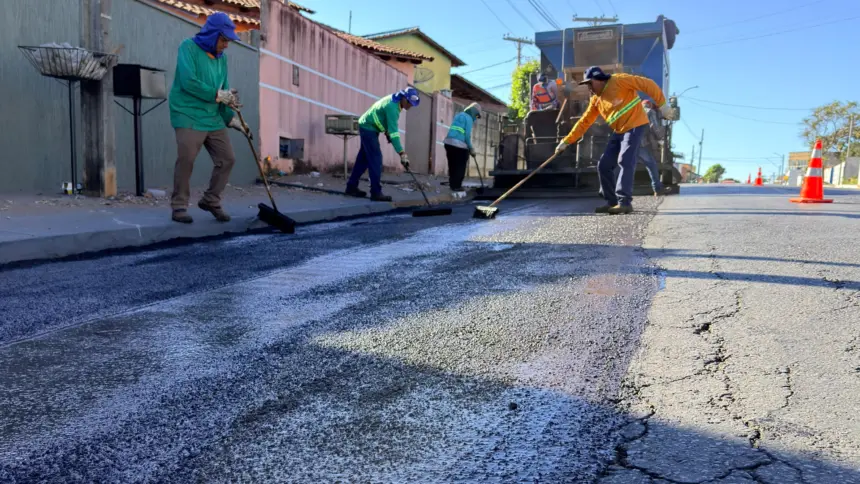 Prefeitura realiza recapeamento preventivo para preparar vias de Goianésia para o período chuvoso