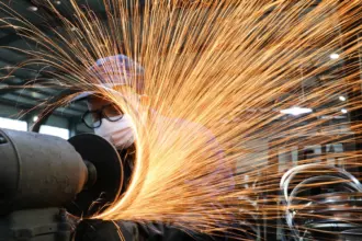 Produção industrial brasileira registra retração de 1,8% em junho
