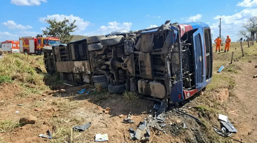 Sobe para sete o total de vítimas fatais em grave acidente na GO-010 em Luziânia Sobe para sete o total de vítimas fatais em grave acidente na GO-010 em Luziânia