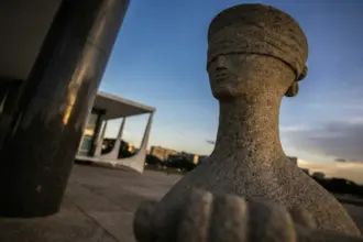 STF determina suspensão de pagamentos e devolução de verbas extras a magistrados