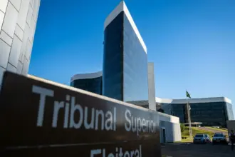 TSE ordena restabelecimento da filiação de Flávio Bolsonaro ao PL