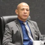 Vereador SGT Santos pede conclusão de asfalto e reforma de praça no Barreiro