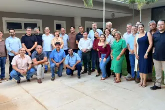 13 vereadores reforçam base de apoio à candidatura ao Senado de Gracinha Caiado que tem Fião de suplente