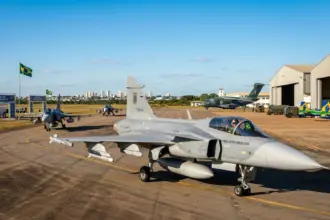 Base Aérea de Anápolis promove evento com caças Gripen e Esquadrilha da Fumaça