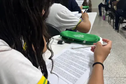 Concurso de Redação Dr. Otávio reúne 183 alunos para prova sobre Inteligência Artificial