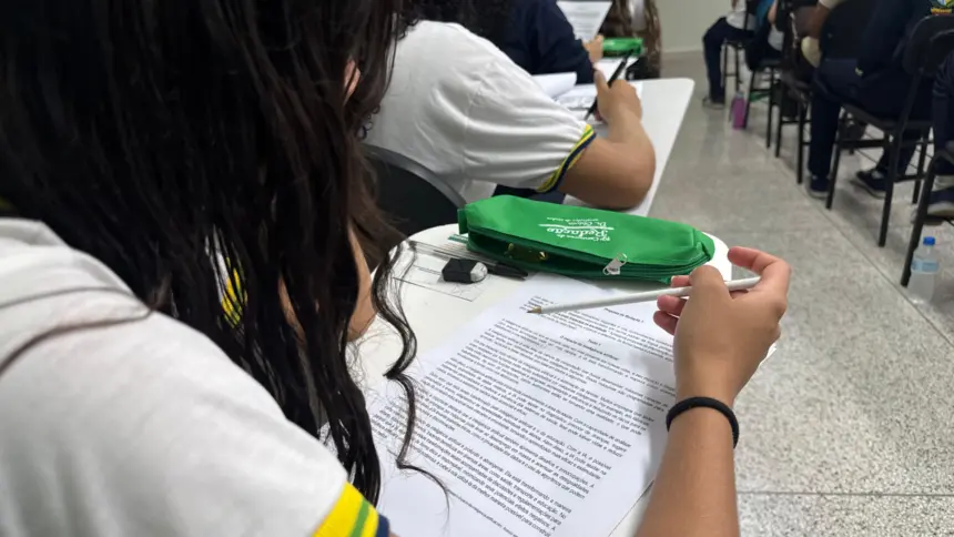Concurso de Redação Dr. Otávio reúne 183 alunos para prova sobre Inteligência Artificial