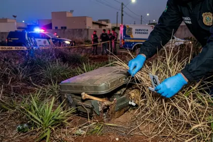 Corpo em avançado estado de decomposição é localizado dentro de mala em Goianira