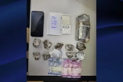 CPE Goianésia apreende mais de meio quilo de maconha e prende suspeito por tráfico