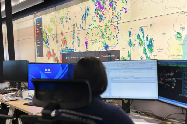 Equatorial Goiás reforça atuação preventiva diante do alerta de temporais em quase 160 municípios