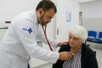 Exame nacional avalia formação médica de estudantes em todo o Brasil