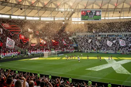 Flamengo e Corinthians se enfrentam no Maracanã neste domingo