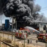 Fogo em reciclável no Daia mobiliza bombeiros e gera nuvem de fumaça em Anápolis