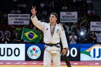 Guilherme Schimidt conquista ouro no Grand Slam de Budapeste e fecha pódio brasileiro