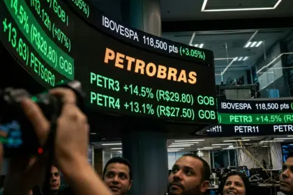 Ibovespa dispara e atinge maior patamar desde maio com otimismo do mercado