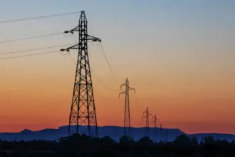 Mercado livre de energia no RS: entenda a diferença entre o mercado cativo e livre para otimizar os custos da sua empresa