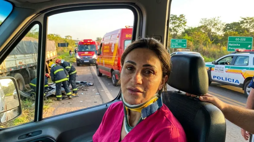 Psicoterapeuta sobrevive a acidente grave com caminhão na rodovia Go-222 em Anápolis