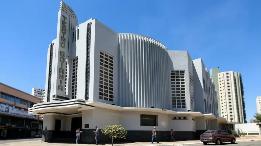 Teatro Goiânia e a influência do estilo streamline na arquitetura da capital Teatro Goiânia e a influência do estilo streamline na arquitetura da capital